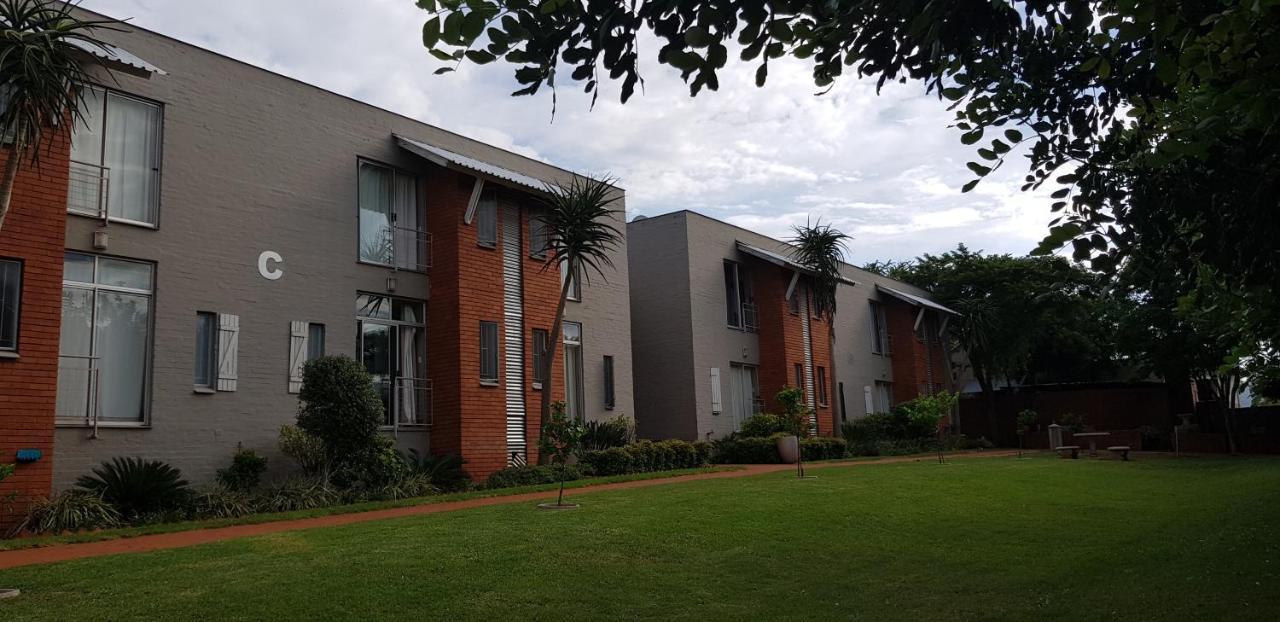 Villa Paradiso Hartbeespoort Luaran gambar